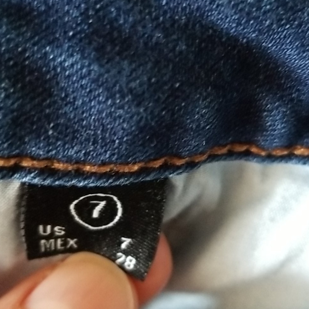 3 / $15 Skinny Jean's - Picture 7 of 7